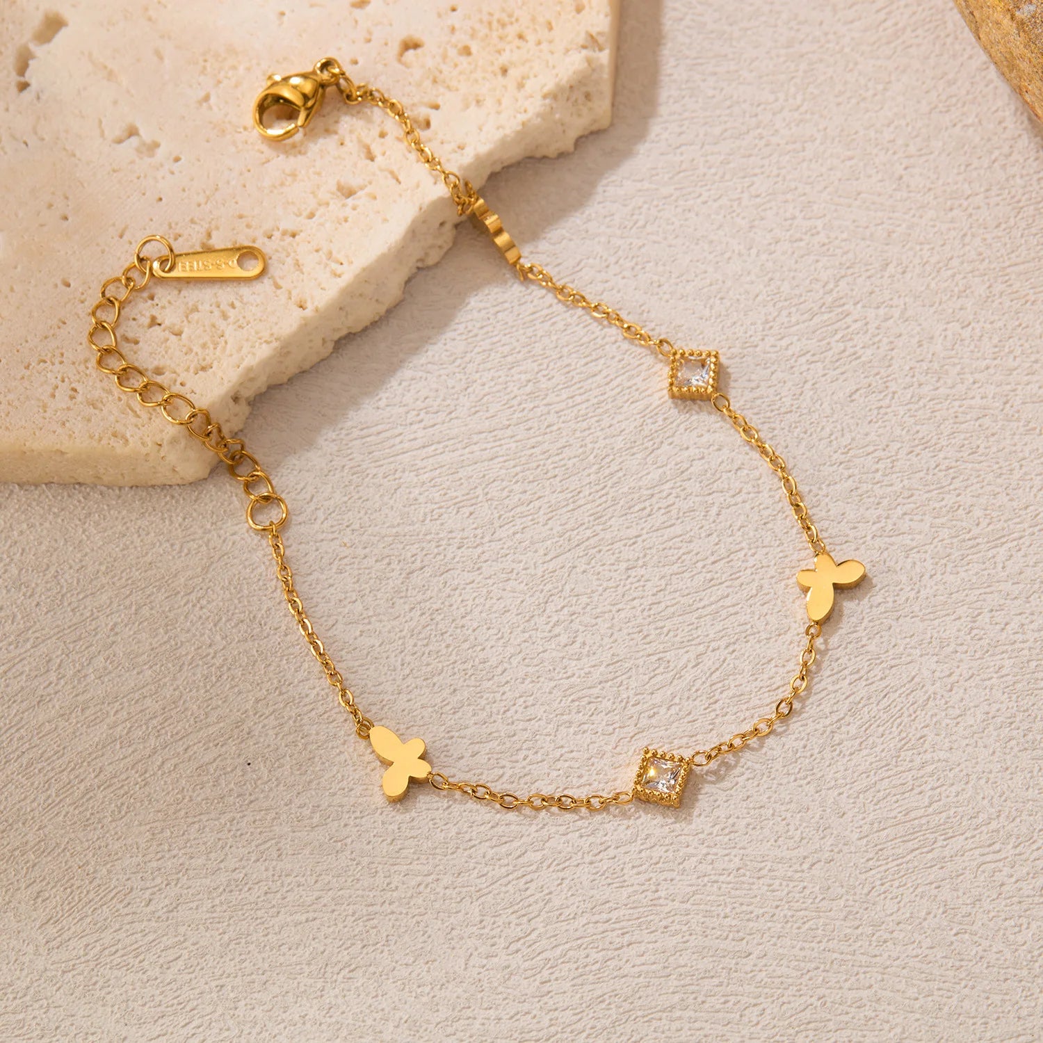 Wholesale Bulk Stainless Steel Simple Butterfly Shaped Zircon Charm Chain Bracelet 18K Gold Plated for Women