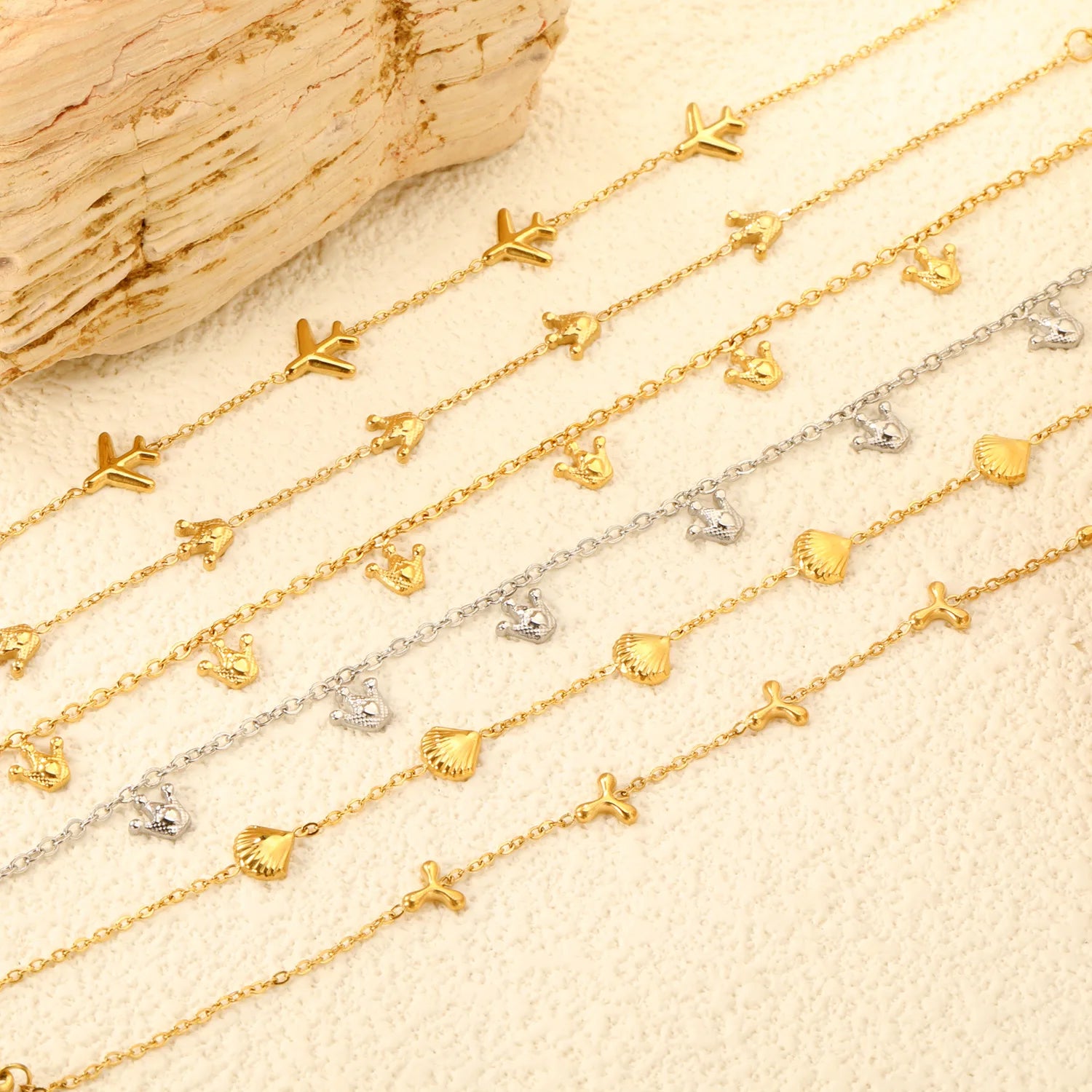 Fashion Crown Charm 18K Gold Plated Stainless Steel Bracelet Luxury Shell Charms Chain Bracelet for Women Jewelry