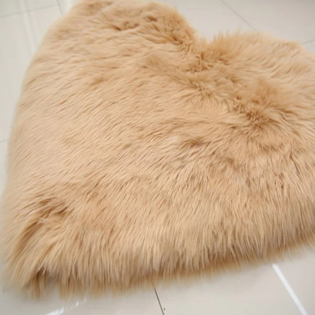 Customized Multicolor Artificial Fur Rug Simple Love Heart-shaped Home Rug