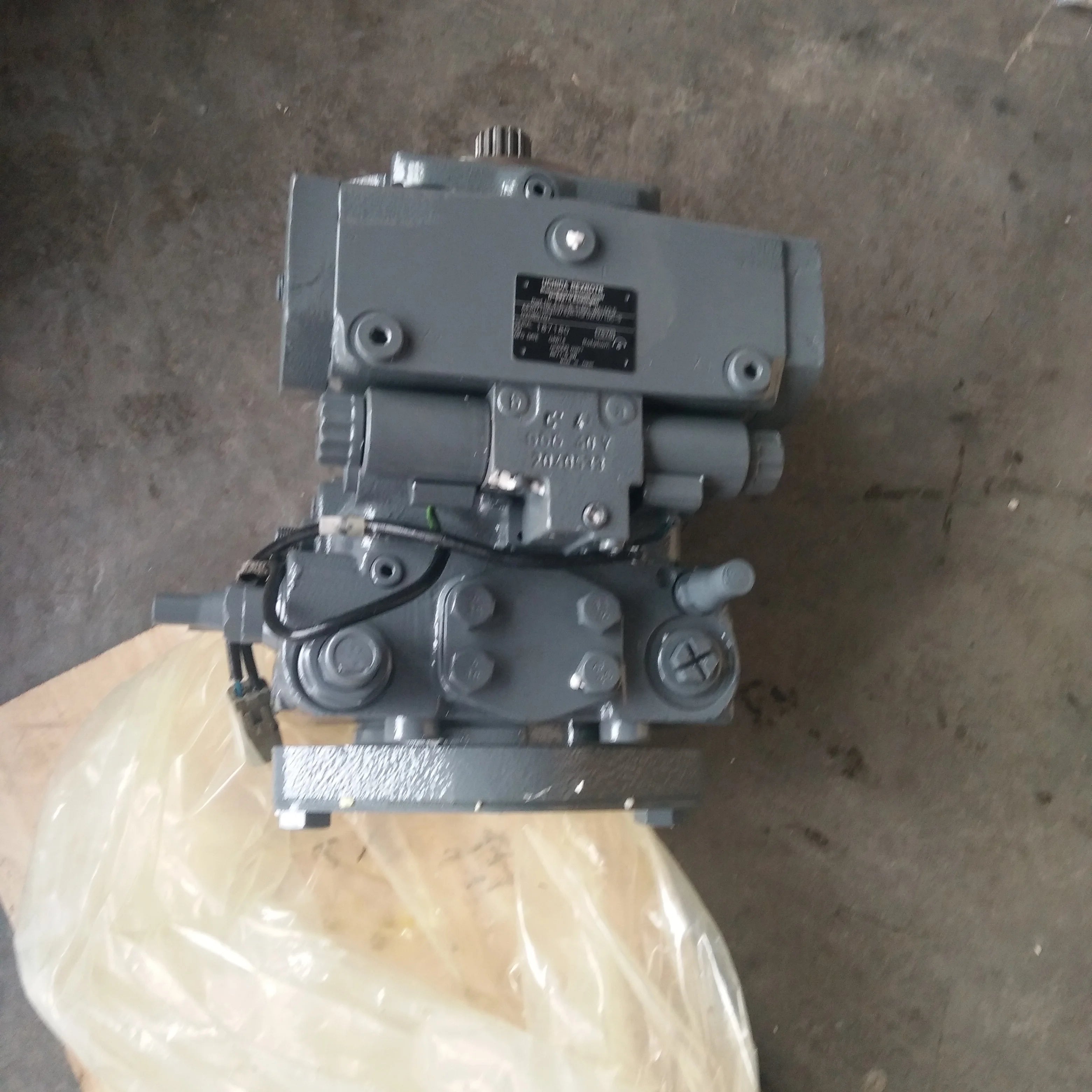 WA150 WA180-3 Hydraulic Gear Pump 416-18-31602 416-18-31601 705-51-20180 Steering Pump 708-1U-00111 708-1U-00112 708-1U-00160