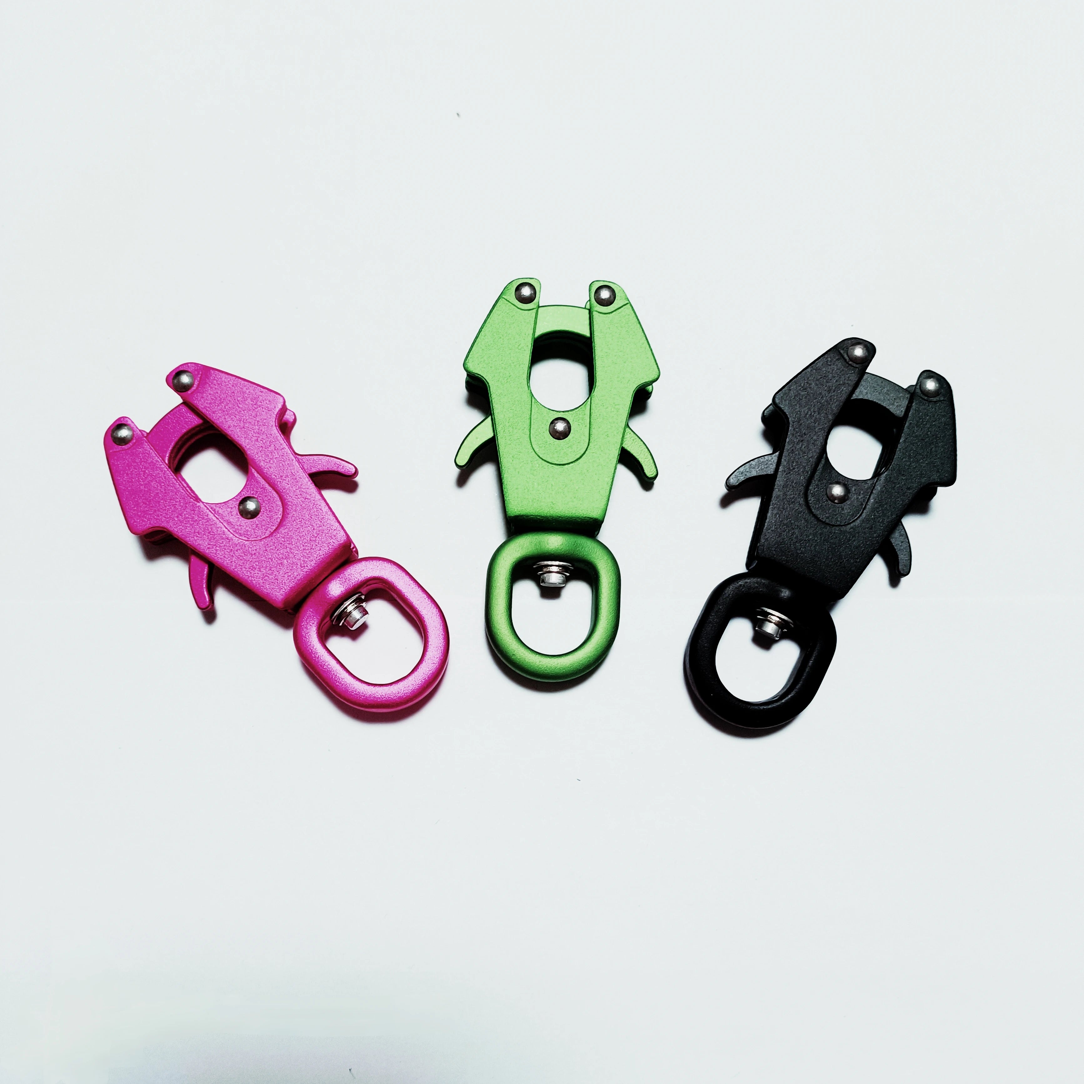 16mm Free Sample Pet Accessories Tactical Dog Leash Swivel Carabiner Multi-Function Aviation Aluminum Clip Frog Buckle Mining