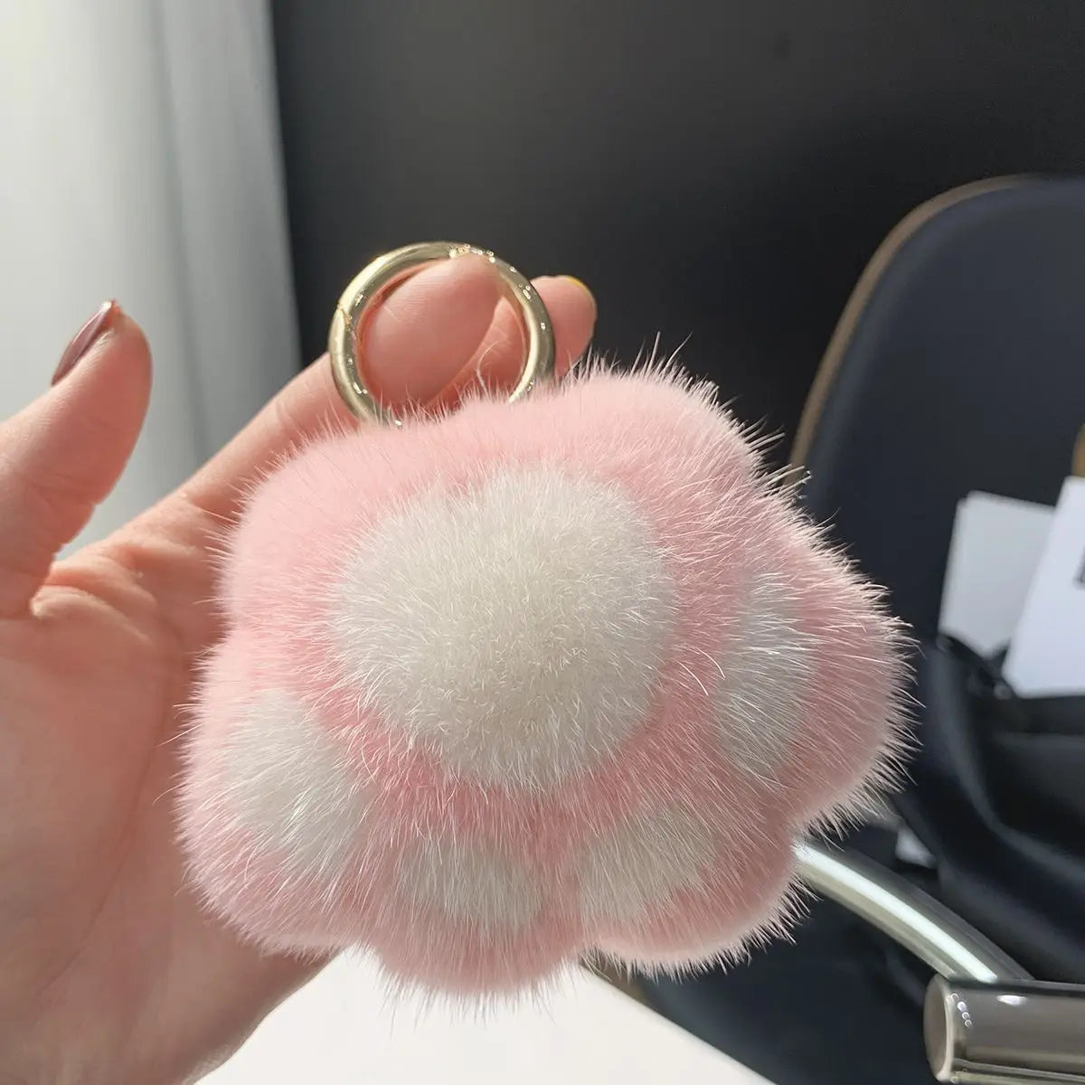 Hot Selling Kawaii Bear Paw Pattern Keychain Toys Cute Cat-Pad Catpad Plush Rex Rabbit Fur Pom Pom Woven Technique Anime Style