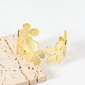 Vintage Waterproof Chunky Texture 18K Gold Plated Statement Flower Bracelets Stainless Steel Chunky Flower Cuff Bangle for Women