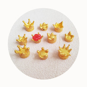 3D Crown Miniatures 17*22mm Kawaii Cabochons Resin Jewelry Charms Dollhouse Toys Mini King Princess Crown Figurines Crafts