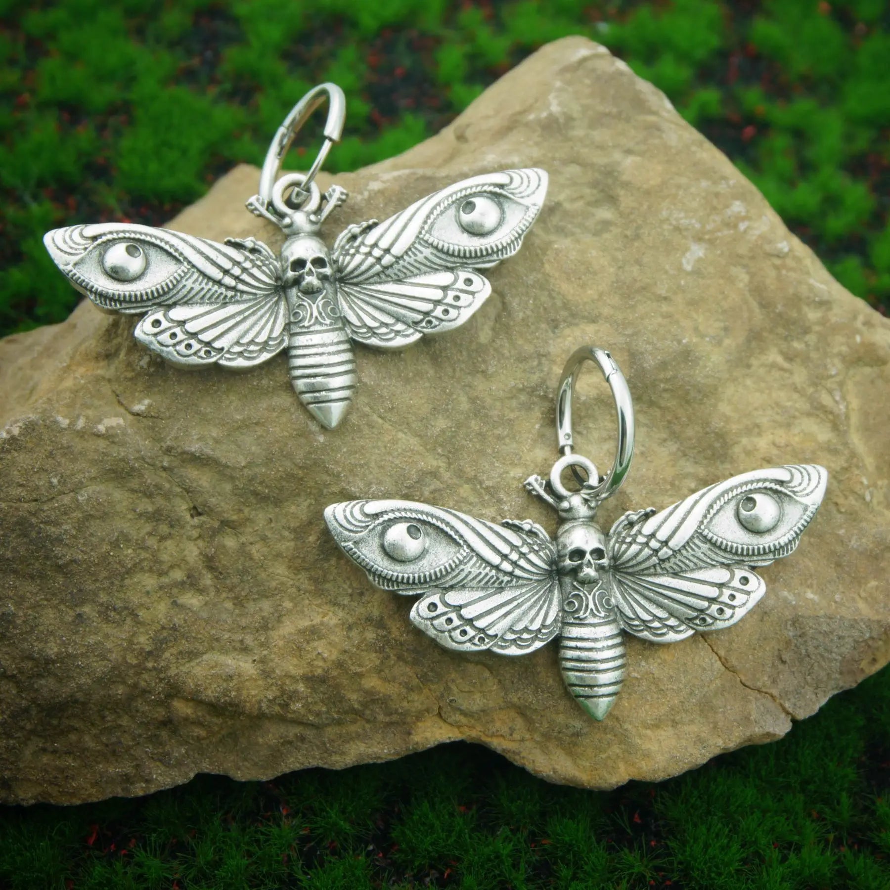 Wholesale Fashion Gothic Insect Death Moth Earrings for Girls and Adolescents Jewelry Birthday Gift