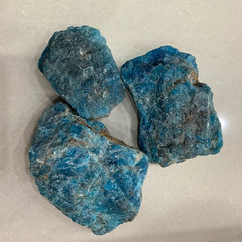 High Quality Unpolished Blue Apatite Natural Quartz Crystal Gemstone Wholesale Raw Stone for Home Decoration