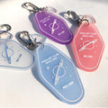 Cute Acrylic Keychain Charm UV Printing Hotel Keychain Custom Logo Engraving Enamel Motel Keychain Plastic Key Chain