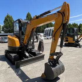SDTKMACH TK18 for Engine 1.8 Ton Mini Excavator with 1 Year Warranty and Motor
