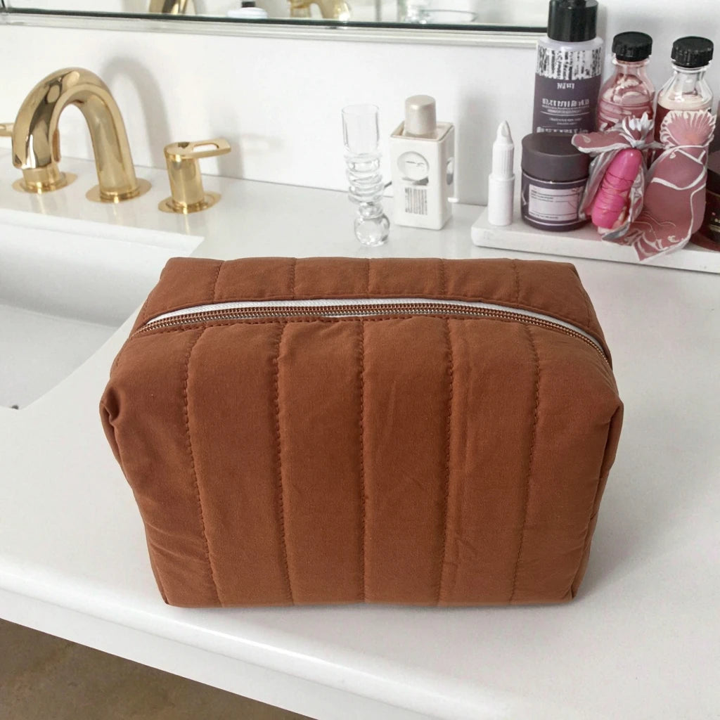 Quilted Makeup Bag Cosmetic Bag Travel Toiletry Bag for Women Cute Puffer Makeup Pouch Brushes Organizer