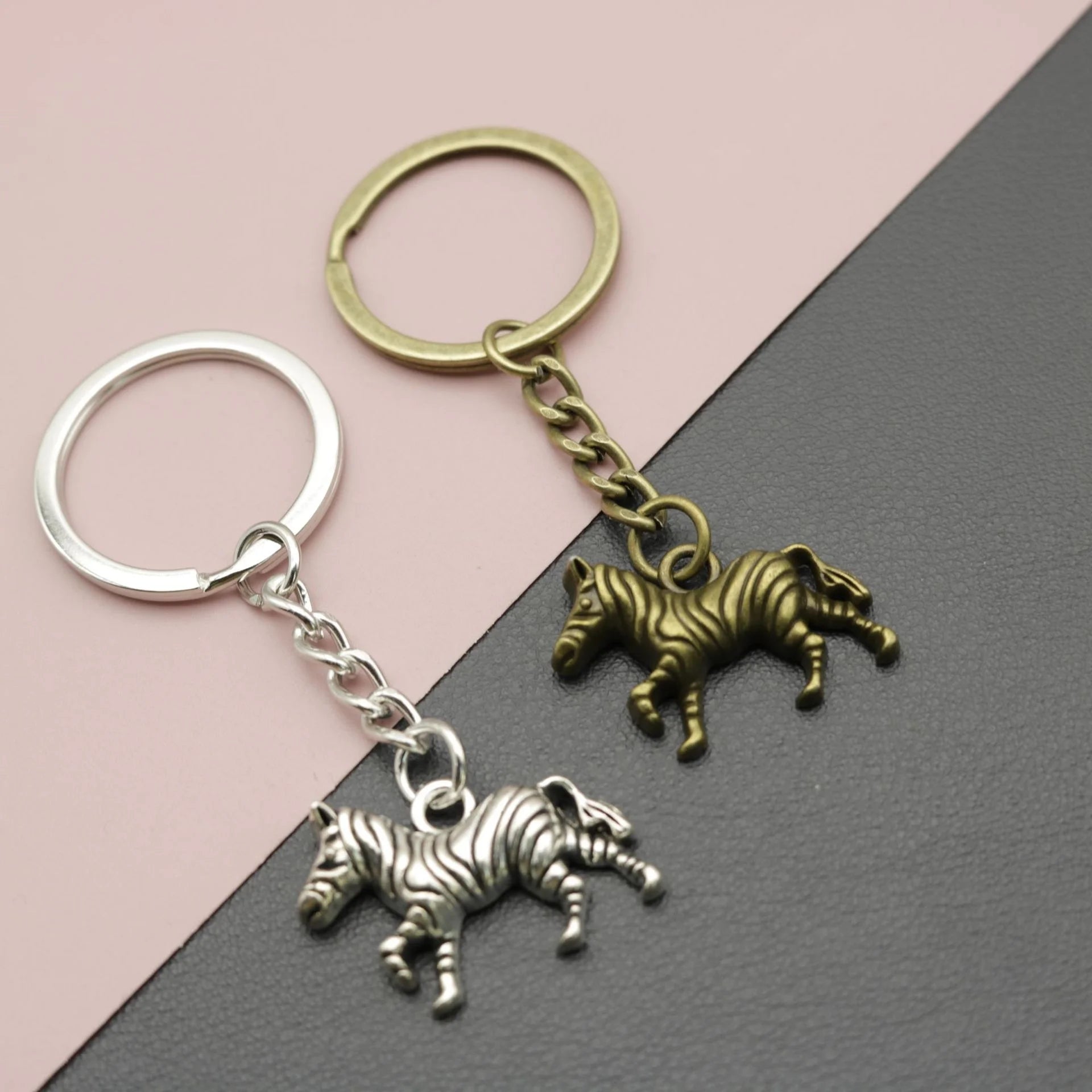 Wholesale Zebra Keychain Metal Zebra Pendant Custom Logo Keyring Animal Key Chain for Gifts Souvenirs