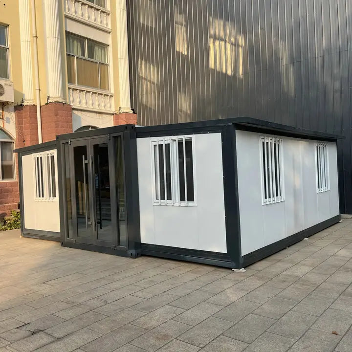Expandable 40ft Container House with 3 Bedrooms Steel Sandwich Panel Construction Modern Villa Design