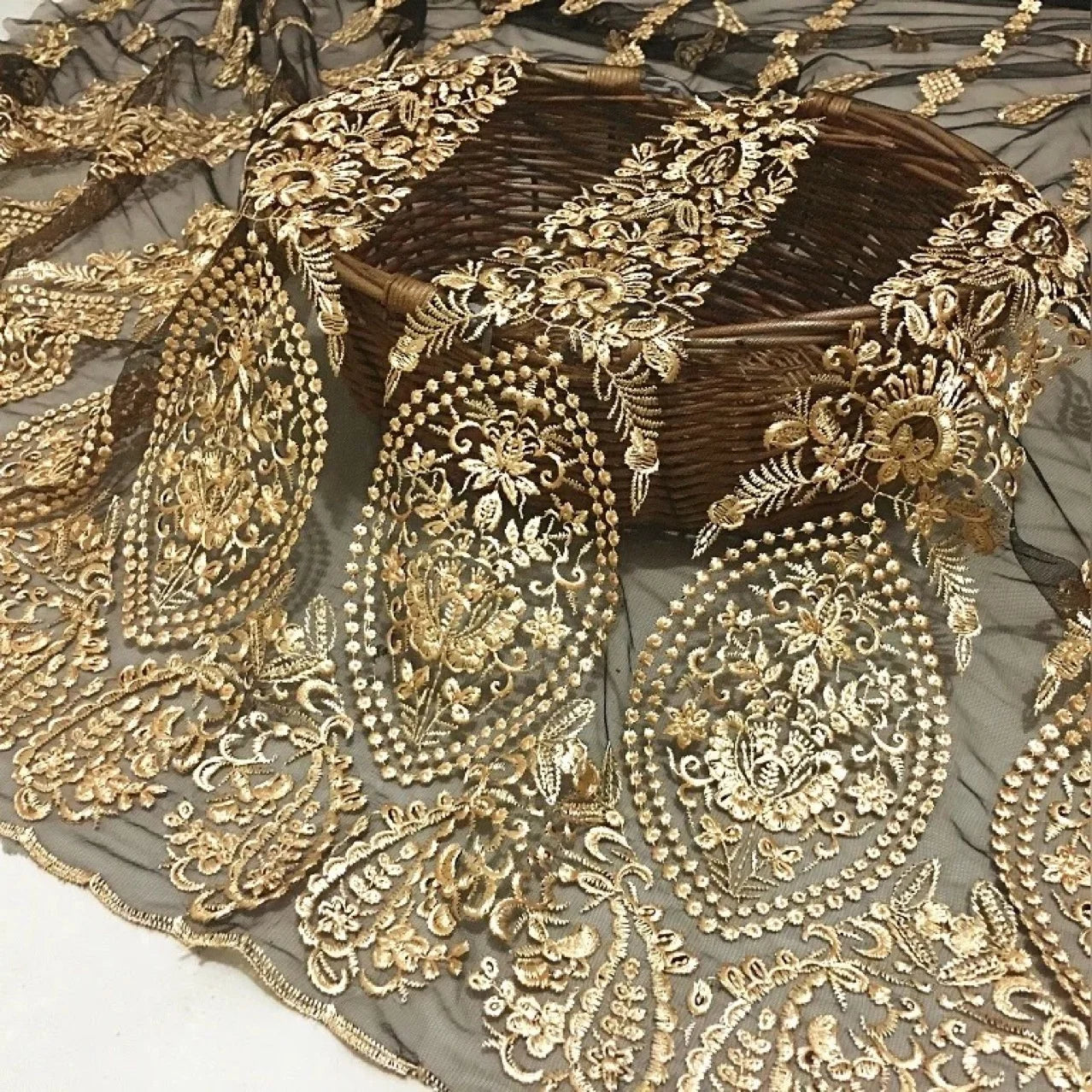 Best Price Embroidery Gold and Black Africa Lace Fabric for Dress LT21221