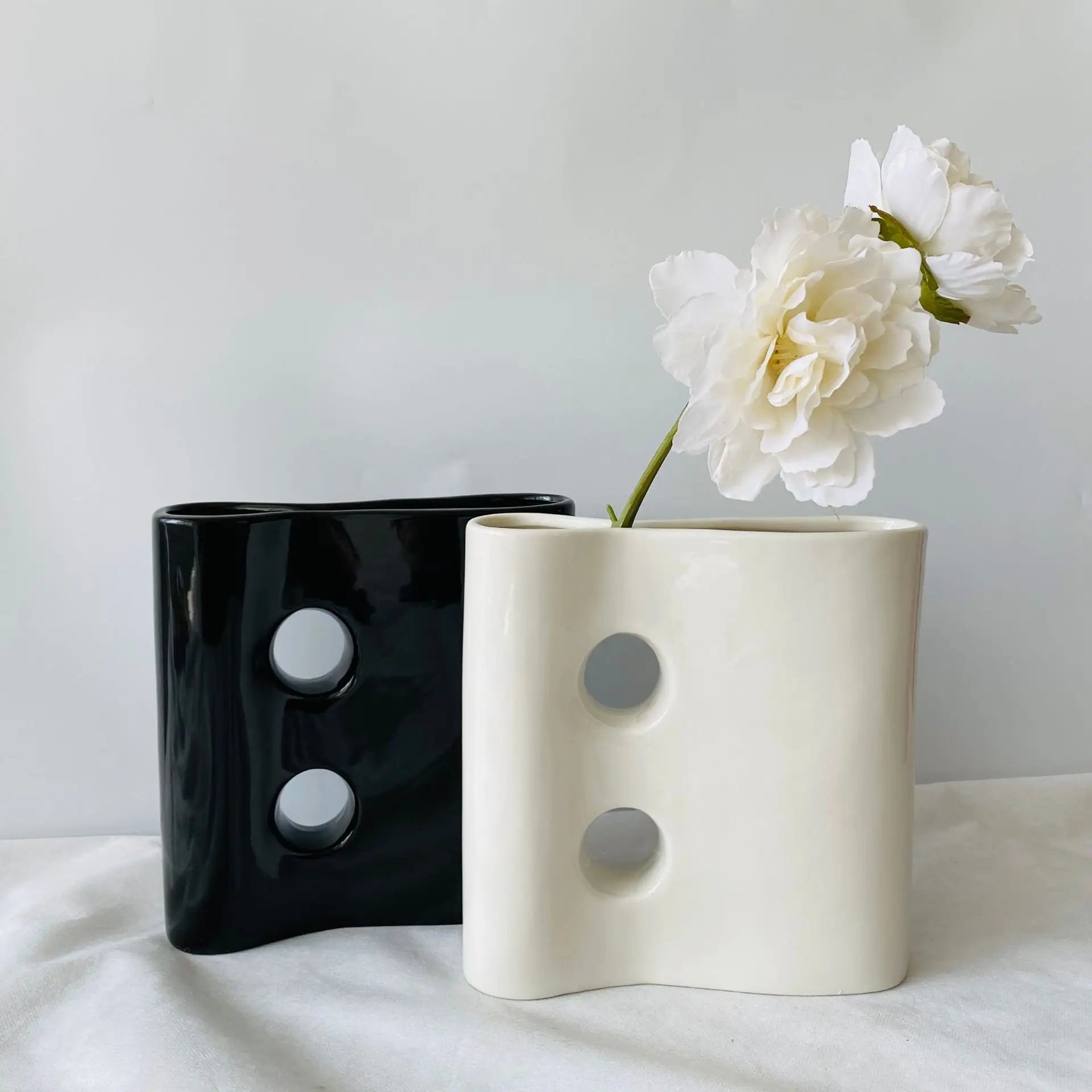 Ins Nordic Cute Ceramic Flower Vases Custom Modern Luxury Handmade Porcelain Vase for Home Decor
