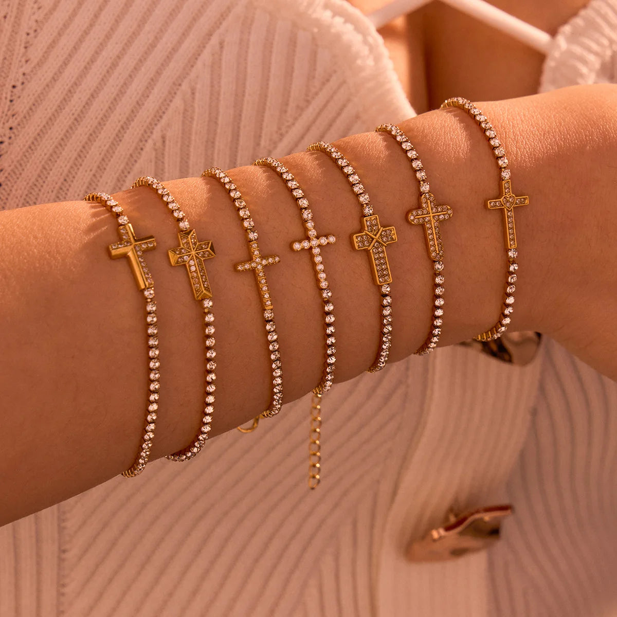 YF6371 2025 New Stainless Steel 18k Gold Plated Design Cross Waterproof Women Bracelet