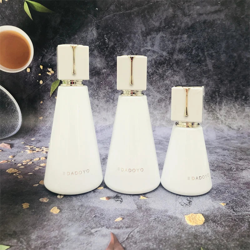 New Design Luxury Skincare Packaging Set Custom Lotion Bottle Cream Jar Mist Spray Bottle with Screw Cap Lotion Pump