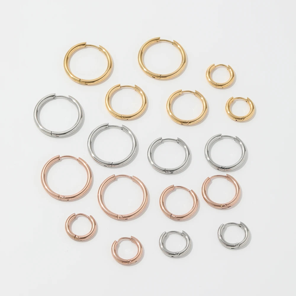 Fenny 18K PVD Plated Wholesale Ready to Ship Permanent Simple Shiny Smooth Stainless Steel Huggie Earring for Women