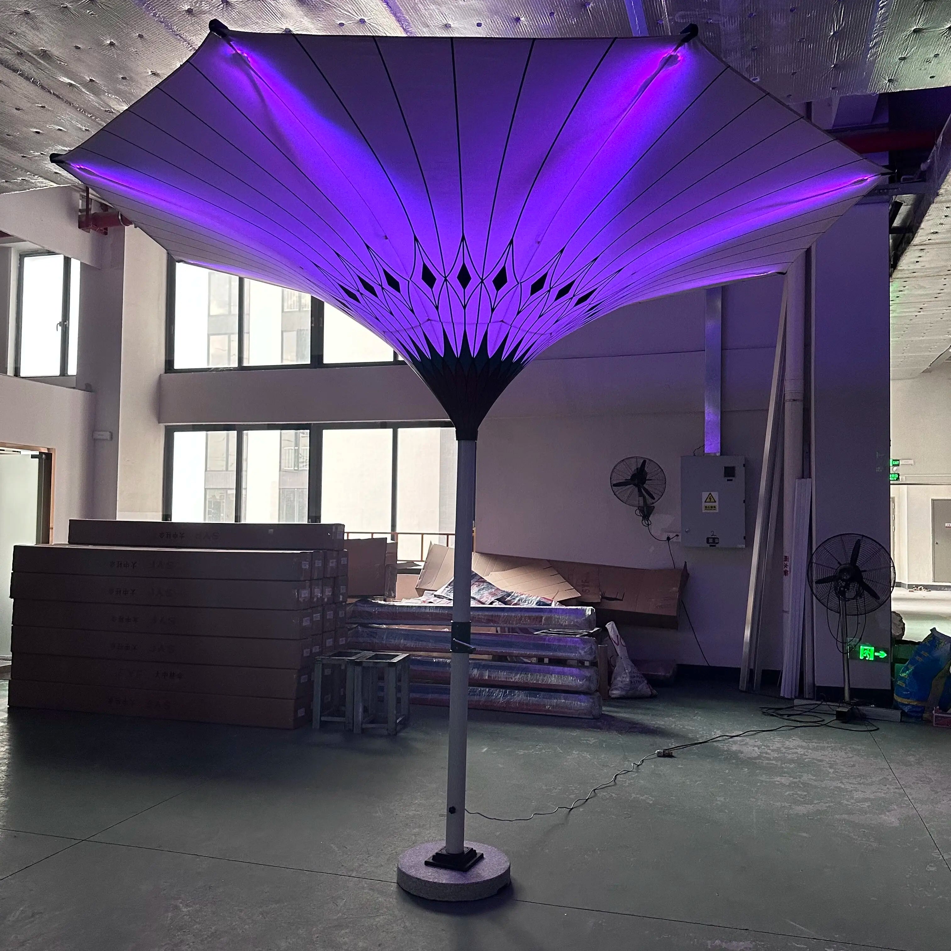 Big Heavy Duty Commercial Outdoor Parasol Round Flower Shape Hotel Led Tulip Umbrellas With LED Light