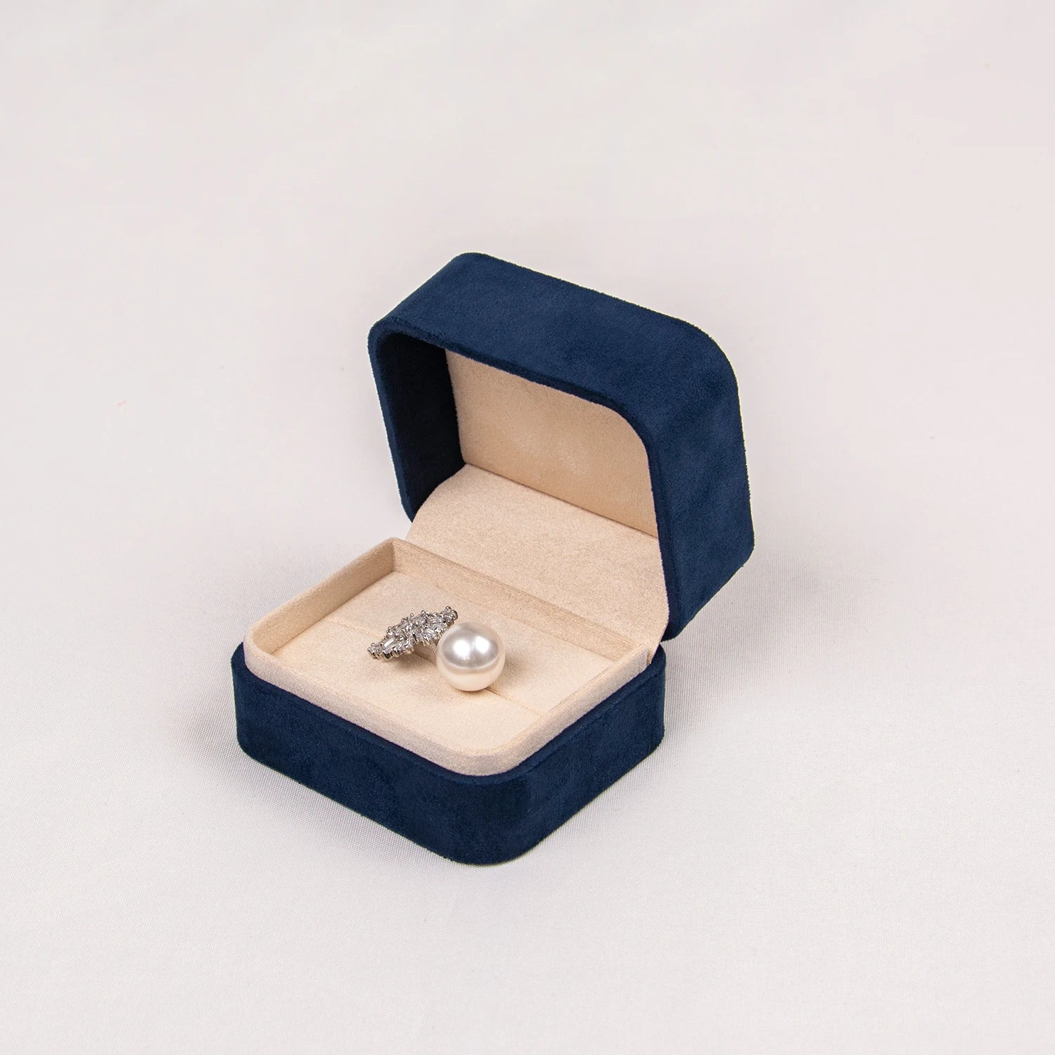 Wholesale Custom Velvet Double Ring Box Unique Logo Jewelry Packaging Top Fashion for Small Businesses