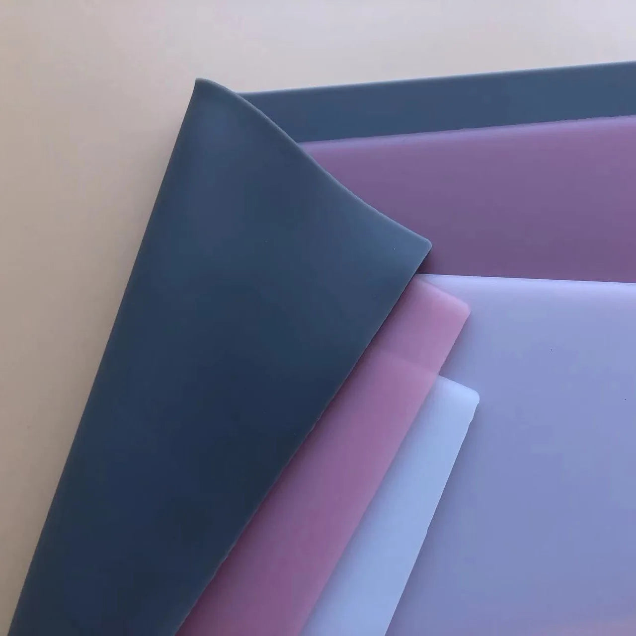 2mm Thickness 440x210mm Silicone Mat Factory Wholesale Flexible Soft Mats & Pads