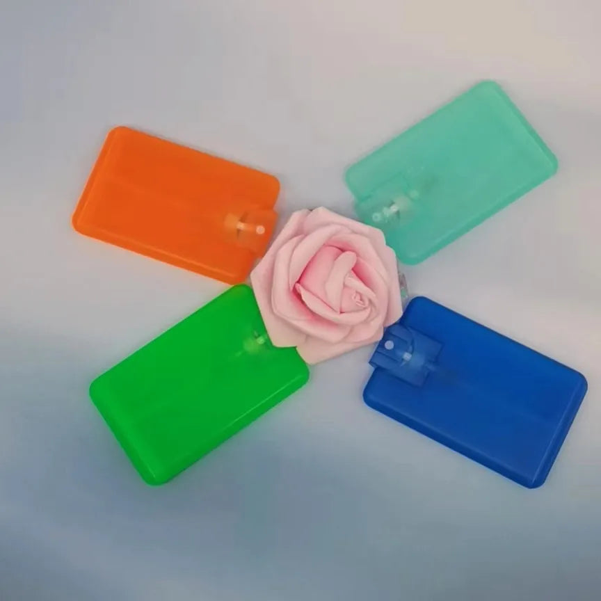 Factory Hot Sale Card 20ml Green Blue White Scrub Spray Credit Card Flat Bottle Alcohol Mouth Spray Fine Mist Plastic Bottle
