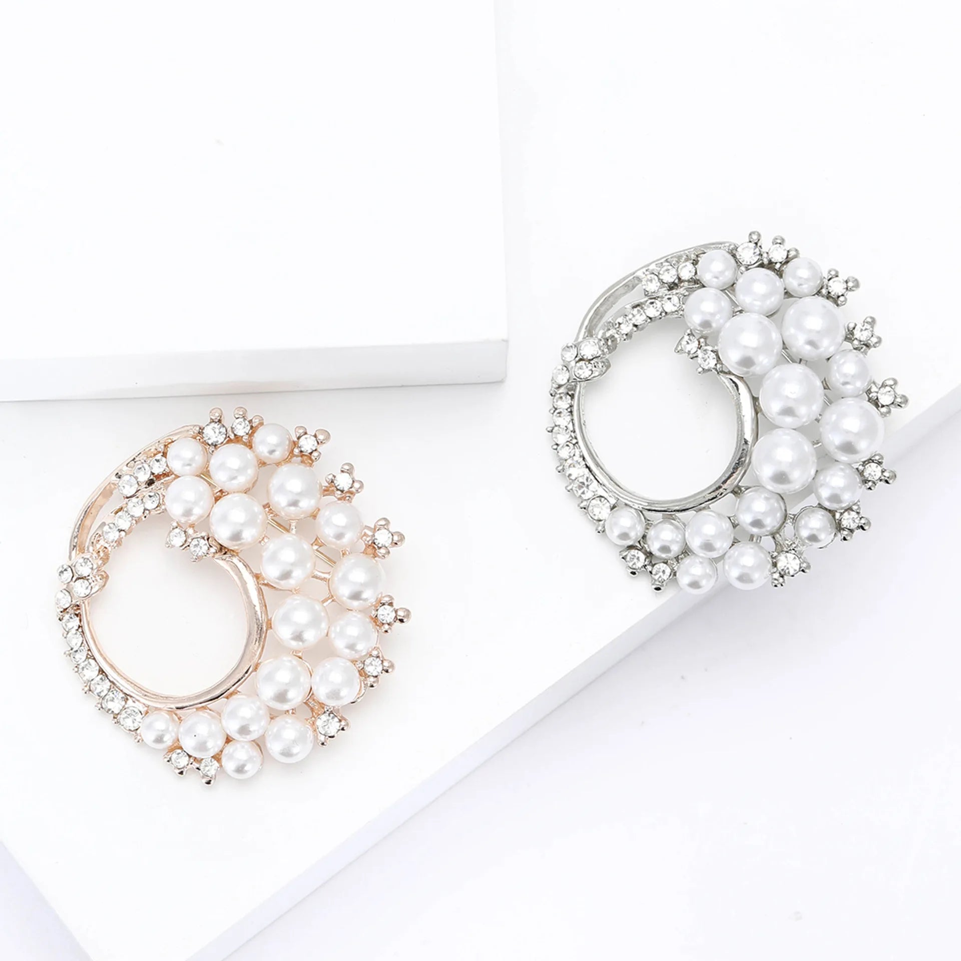 Elegant Simple Brooch Jewelry Accessories Women Dress Coat Sweater Pearl Pin Alloy Pearl Wreath Flower Brooch Pin