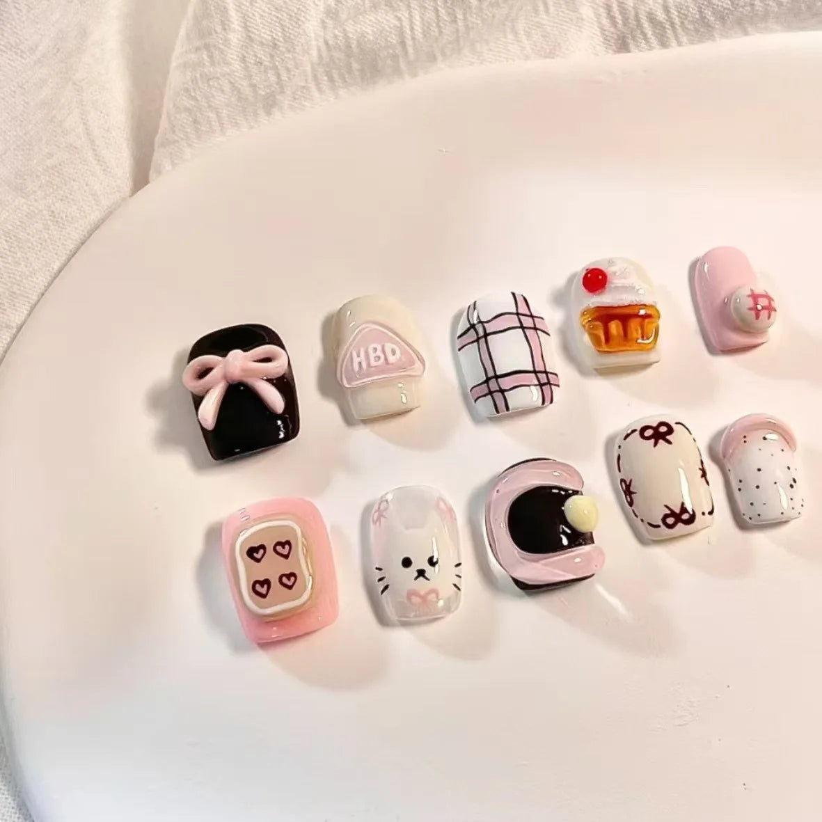 Handmade Cute Bowknot 3D Cake Pinch Gel Nail French Art Design Short Round Press-On Acrylic Nails for Manicure Packaging