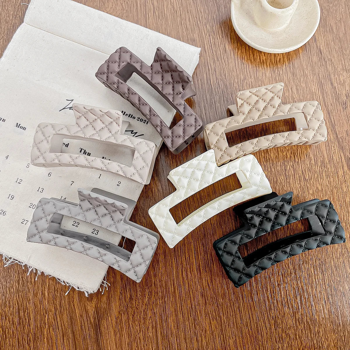 KLACOMA Trendy Fashion Hair Clip for Women Shark Claw Geometric Hair Accessories 8.5cm