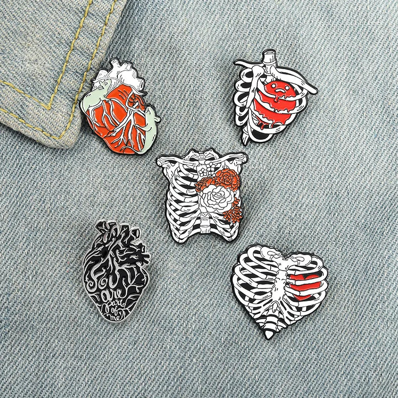 Gray Heart Soft Enamel Pin Creative Rib New Coat Charm Men Women Bulk Jewelry Hard Enamel Brooches