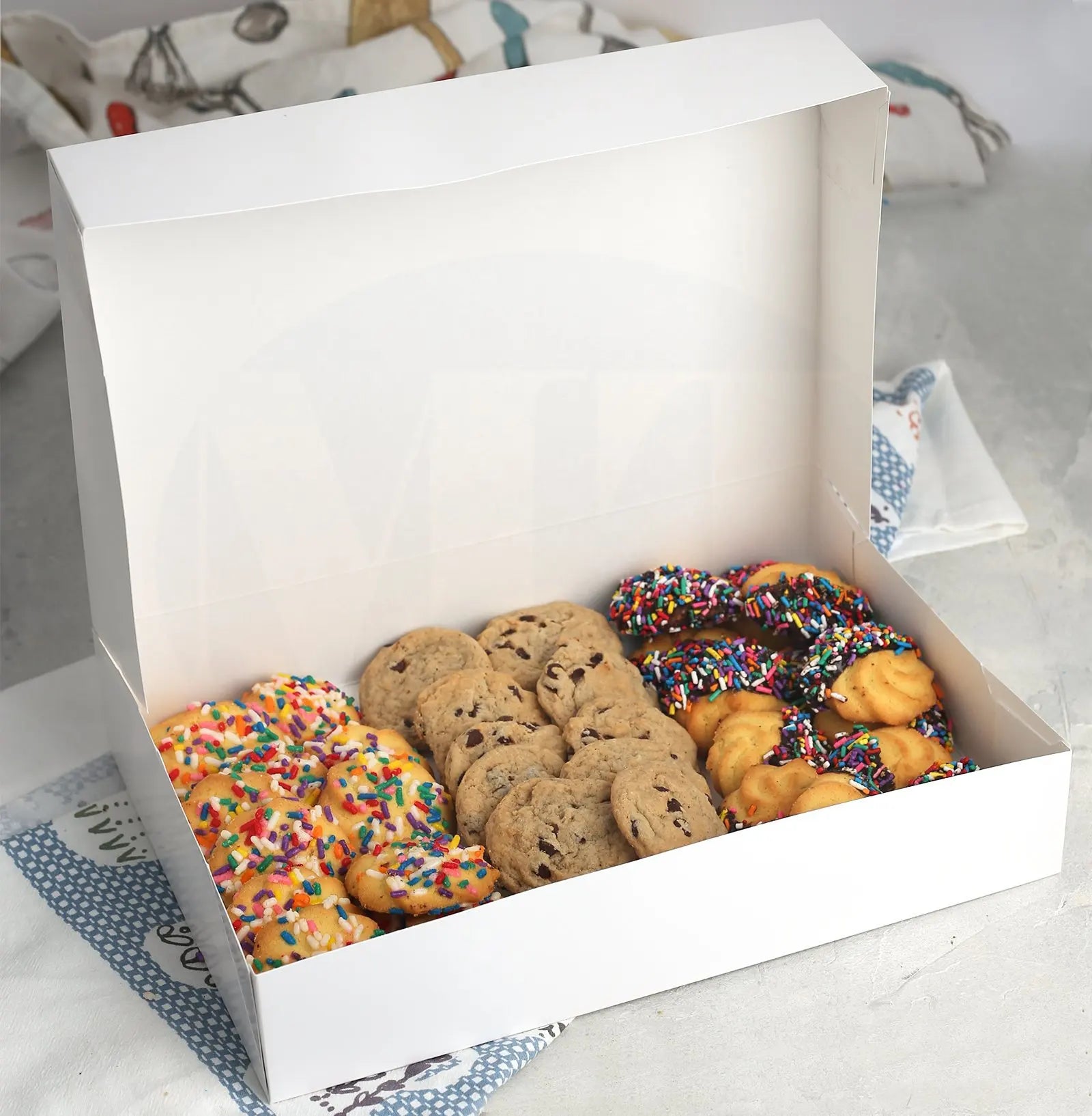 Custom Food Packaging Box 12 X 8 X 2.25 Inches for Cake Pastry Dessert Biscuit Baking Packaging White Paper Box