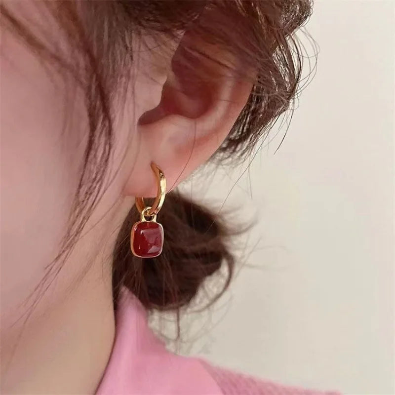 Wholesale Gold-Plated Red Black Enamel Square Hoop Earrings Trendy Drip Oil Geometric Drop Design Featuring Pearls Diamonds Made