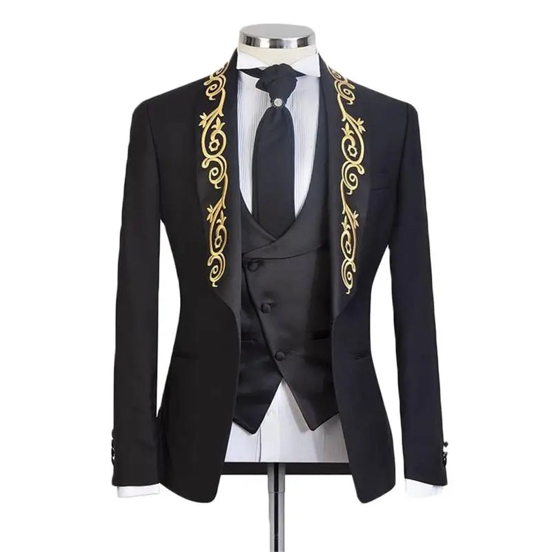 New Design 3 Pieces Wedding Tuxedos Men Suit Modern Gold Appliqued Custom Made Handsome Spring Suits for Man Jacket+Vest+Pants