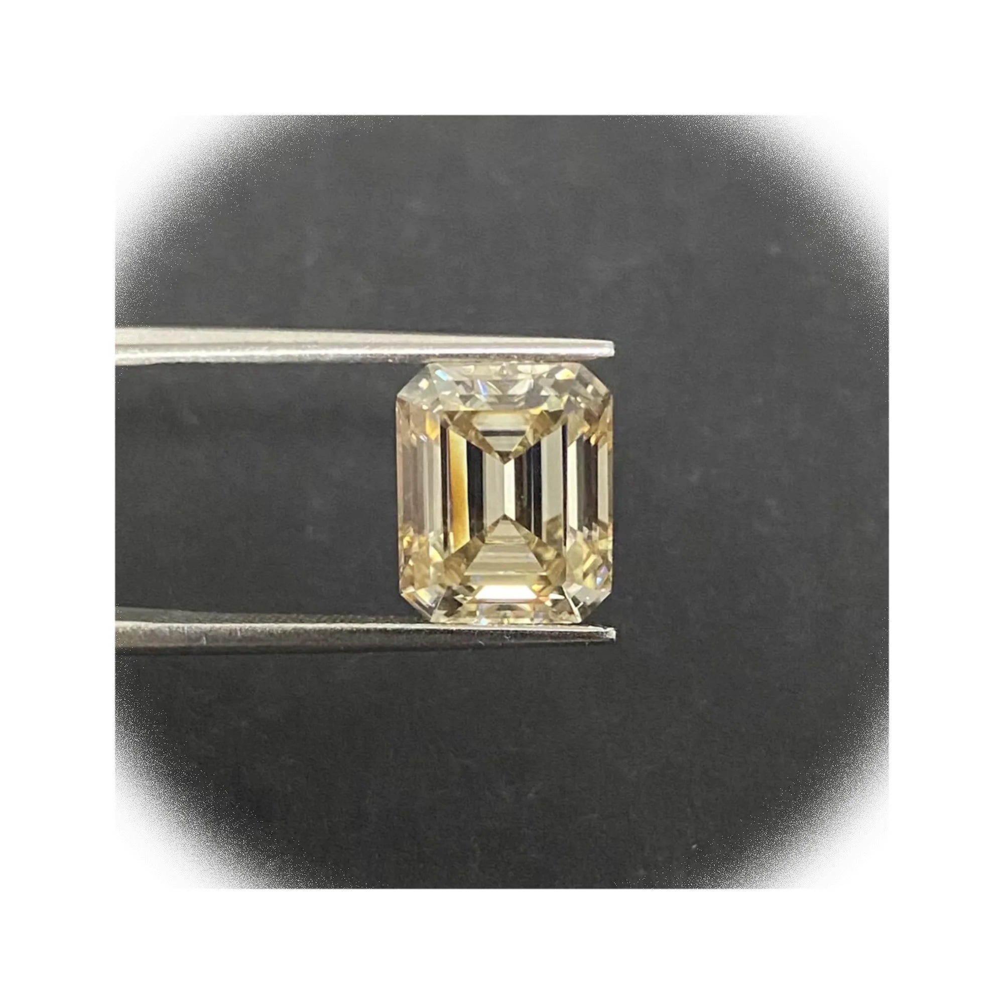 Hot Sale Emeralds Cut Shape Loose Moissanite champagne Moissanite Diamonds