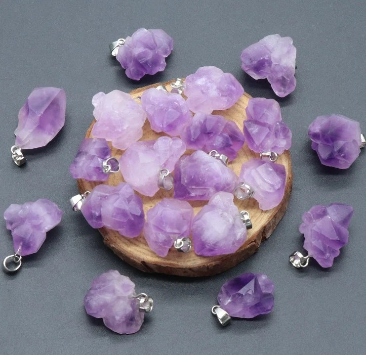 Beautiful Natural Stone Irregular Raw Stone Pendant Healing Crystal Amethyst Geode Cluster Necklace for Women Friends Gifts