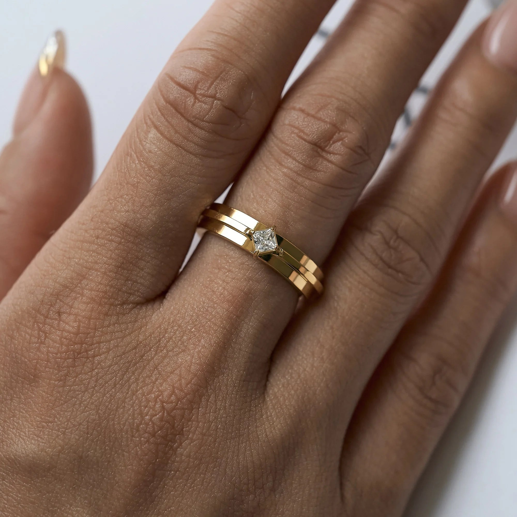 Dazan SUMMER New HOT Ins Trendy 18k PVD Gold Plated Stainless Steel Exquisite Polished Star Clear Zircon Ring for Women Gift