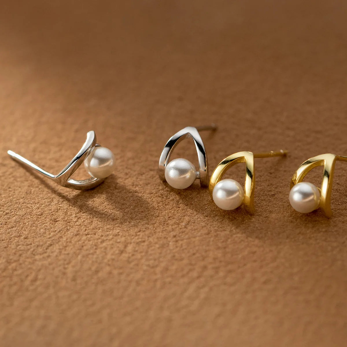 Fashion Jewelry 925 Sterling Silver Water Drop Arc-shaped Round Pearl Gold Plated Stud Earrings for Women