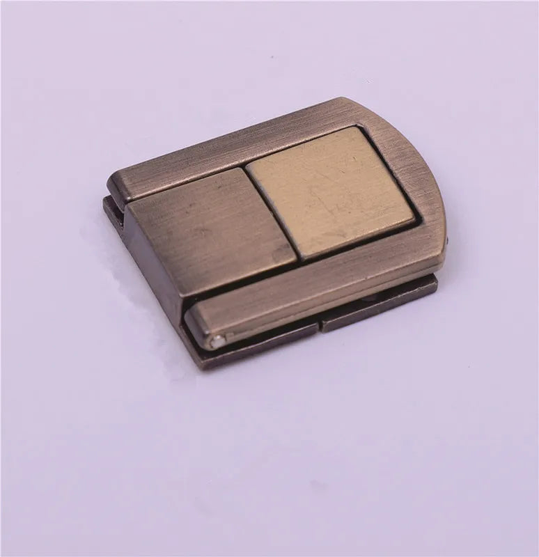Stock Supply Large Sized 32 X 43mm Antique Brass Zinc Alloy Materialed Metal Box Lock for Cigar Box