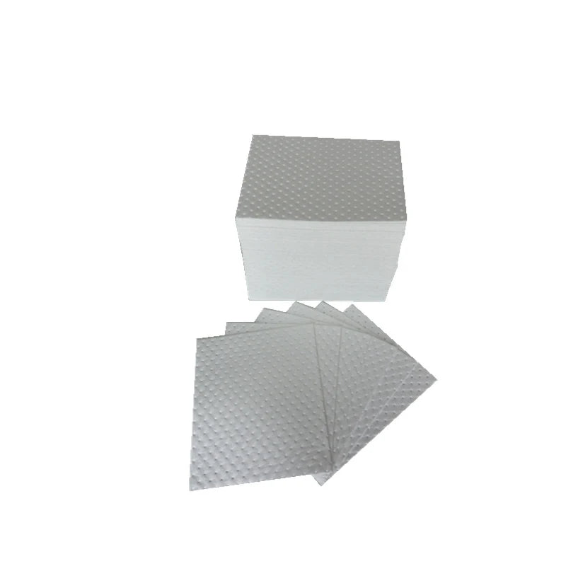Oilspillpro OOA-M0400 40*50cm Heavy Weight Industrial Oil Absorbent Sheet Oil Spill Remediation Absorb Mat Pad Oil Absorbent
