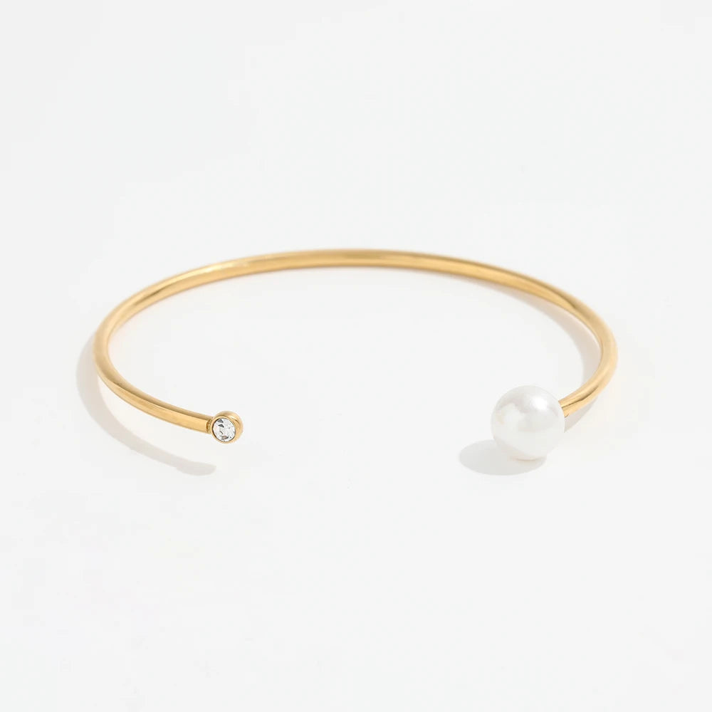 Fenny PVD Gold Plated Wholesale No Fade Simple 2 Round Zirconia Pearl Adjustable Cuff Stainless Steel Bracelet for Women