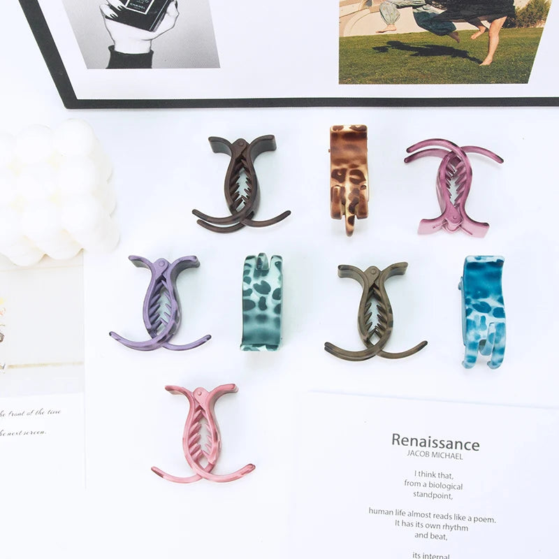 Women Leopard Print Two Teeth Clip Hair Claw for Ponytail Simple Style Non Slip Grip Home Office Party Daily Wear