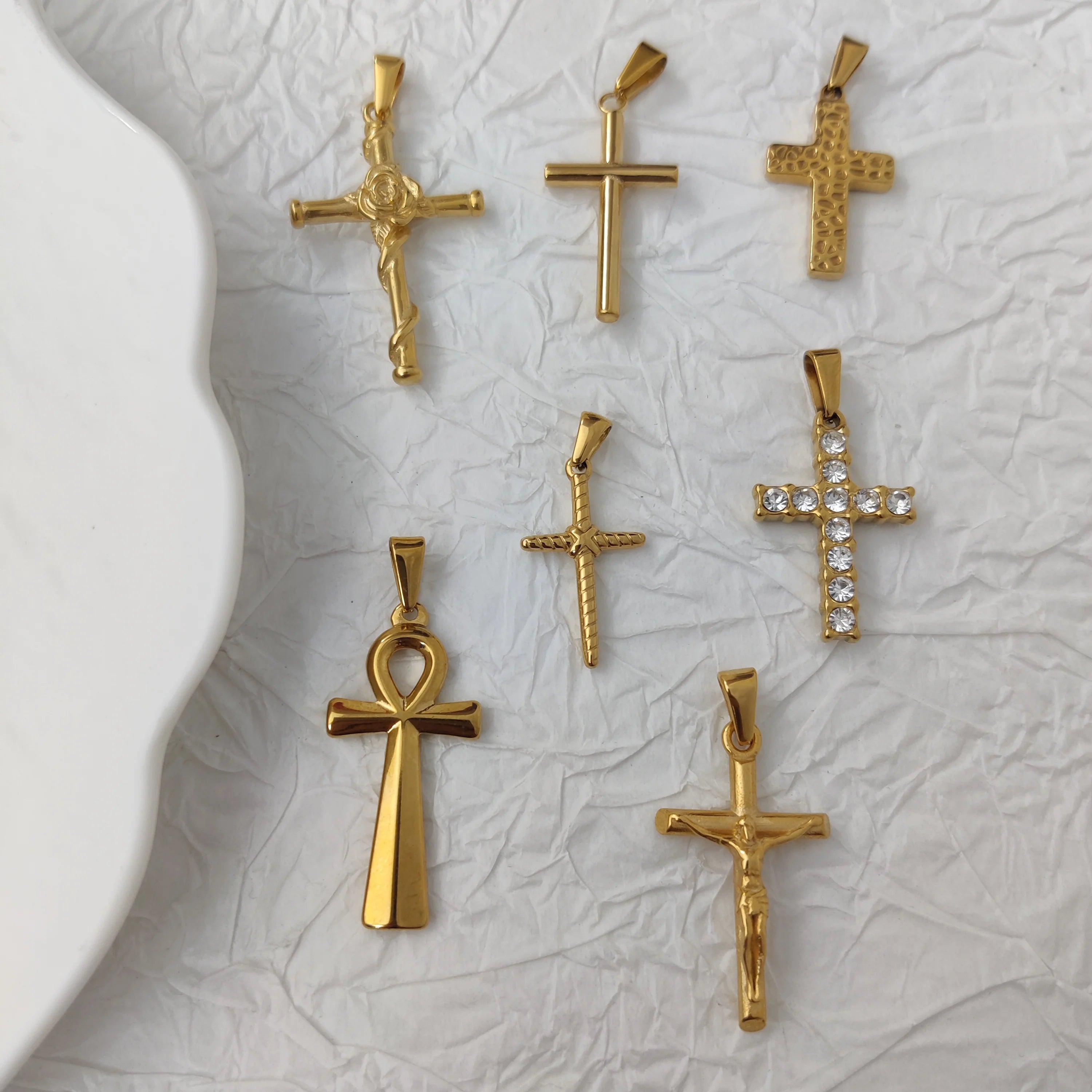 Non Tarnish 18k Gold plated Stainless Steel Cross Charms Zircon Cross Rose Ankh Pendant Necklace Jewelry Custom MSPC008