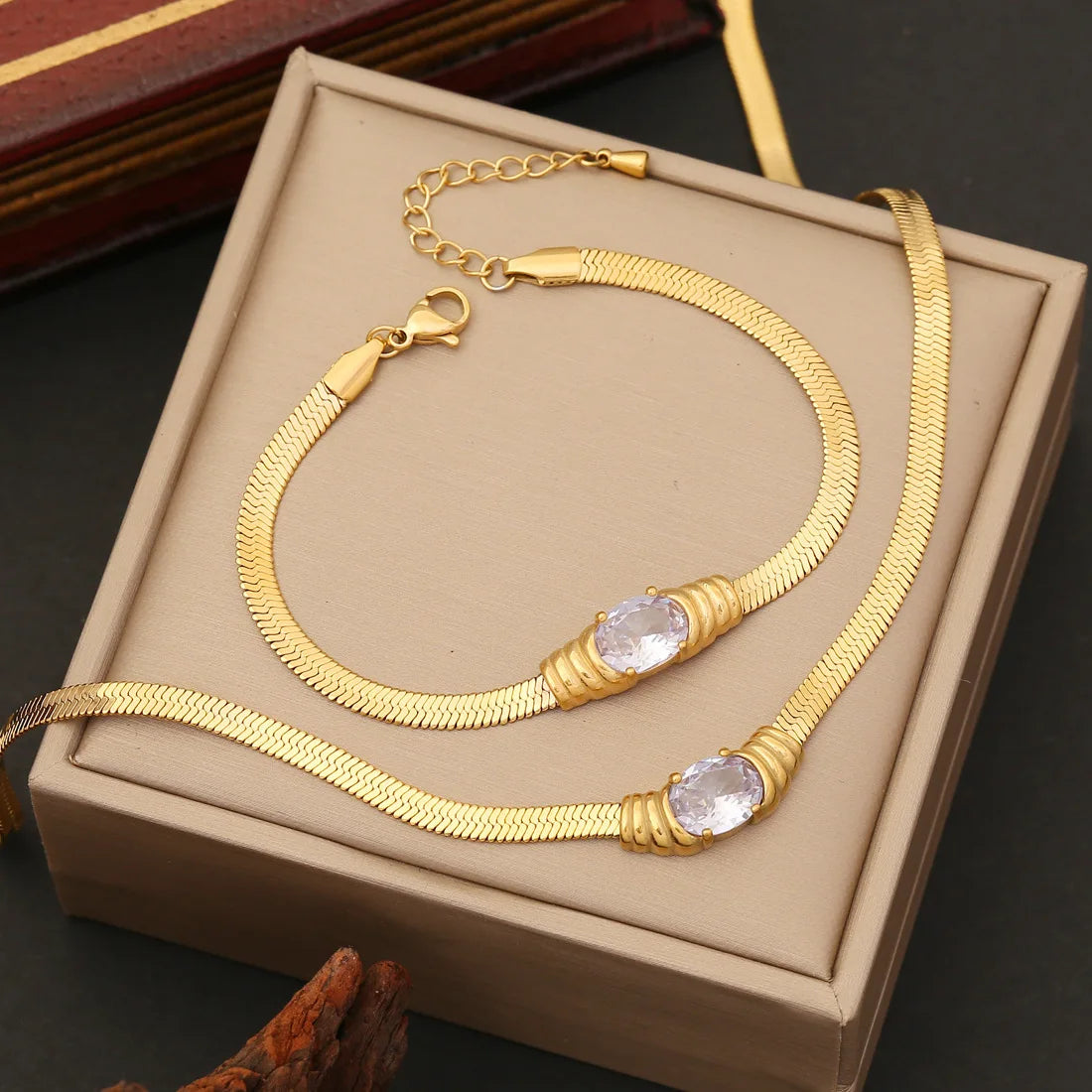 Ready to Ship Vintage Stainless Steel Jewelry Set 18K Gold Plated Snake Chain Choker Bracelet Earring for Parties Anniversaries