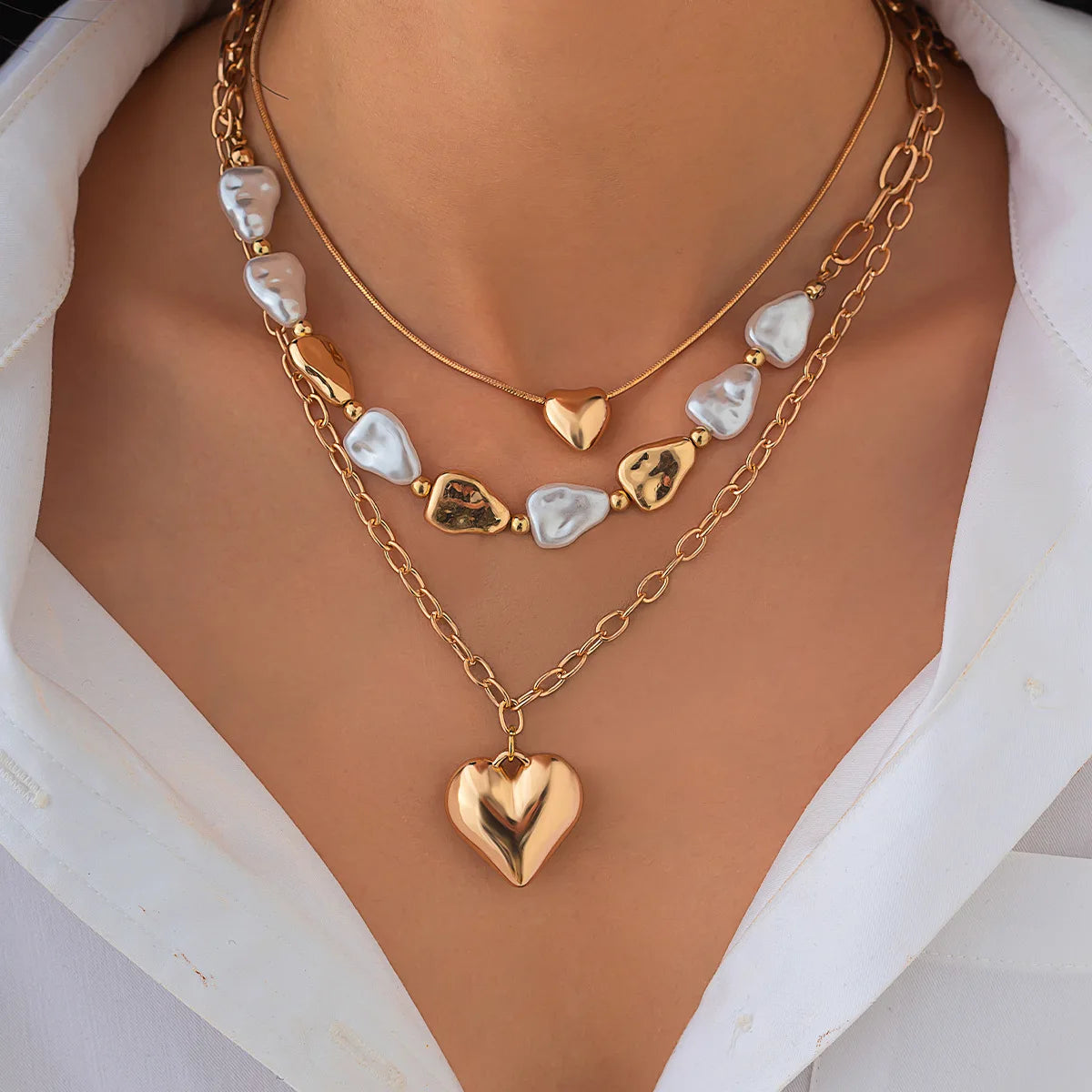 Fashion Heart Pendant Necklace Set Multi-layer Clavicle Chain Irregular Flat Pearl Necklace for Women