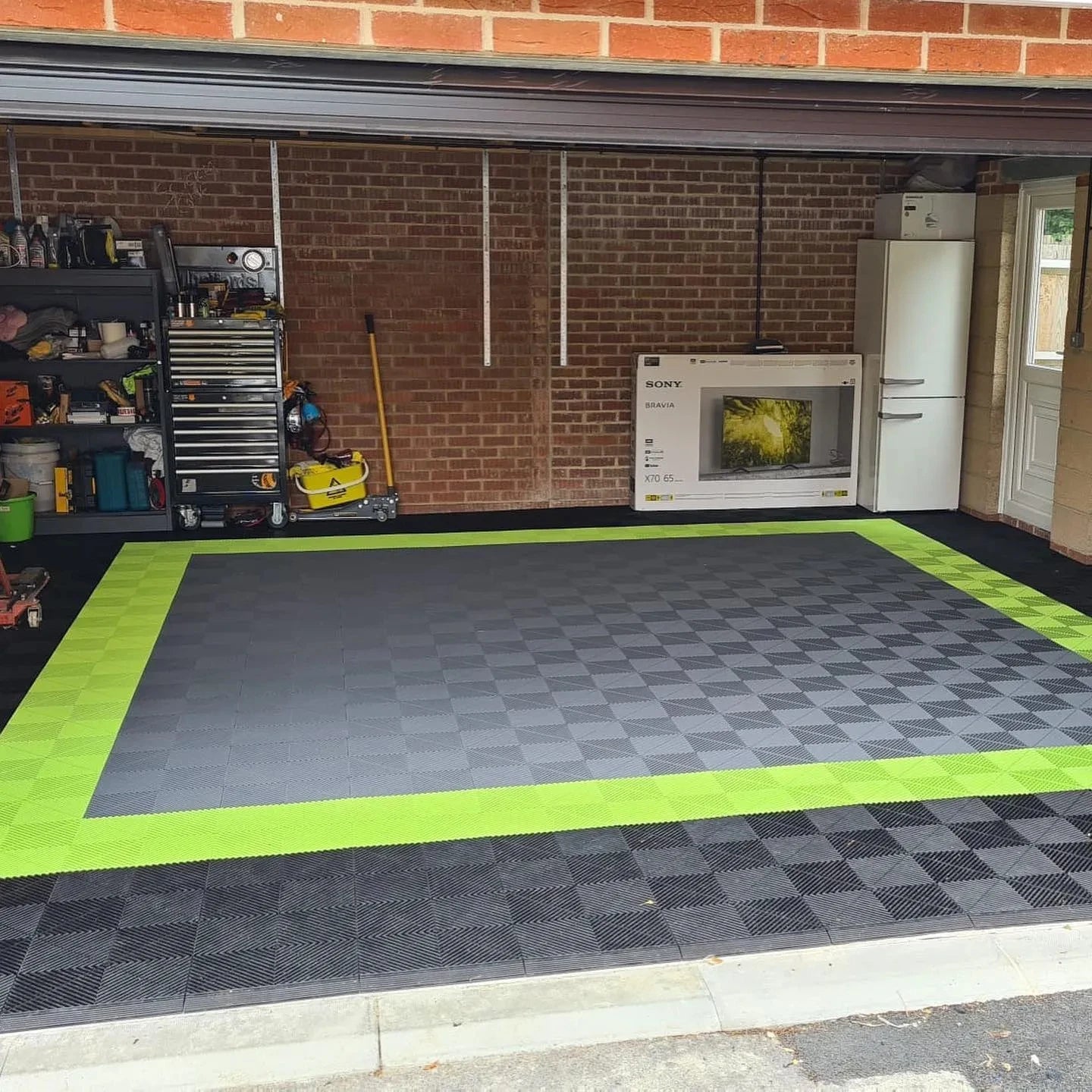 Factory Best Price Garage Tiles Interlocking Flooring PVC Garage Floor Tiles Plastic Tiles of Floor Rubber Workshop Plastic Mats