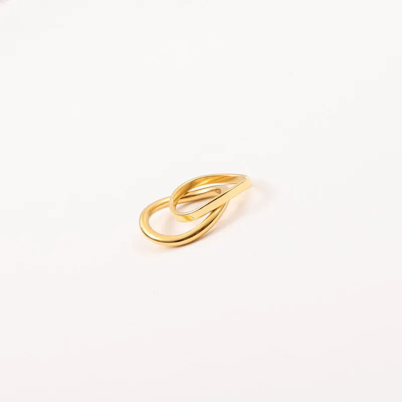 Fenny 18K Gold Plated Wholesale Non Tarnish Fashion Versatile Round Linellae Plain Curved Stainless Steel Finger Ring for Women
