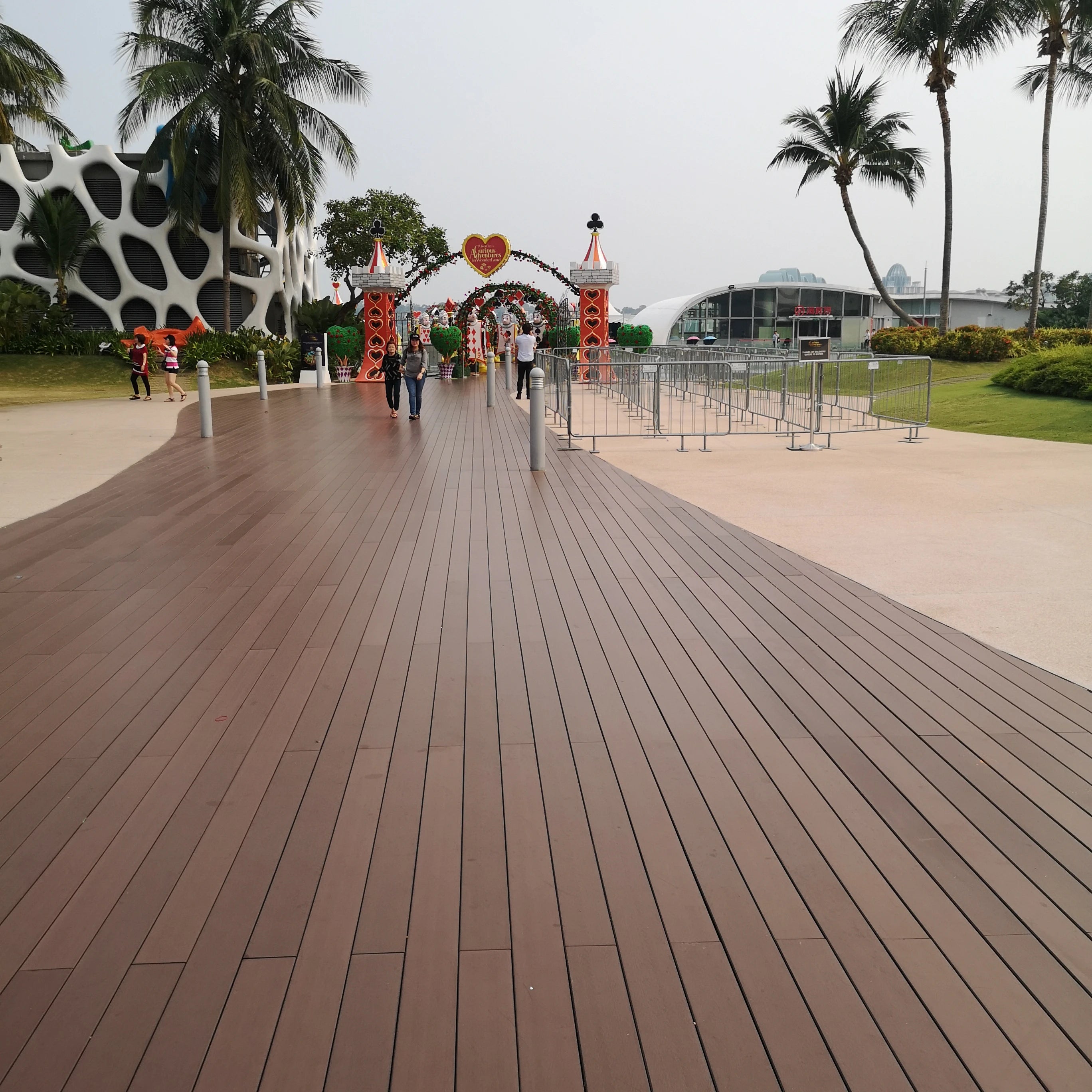 Eco-friendly Smooth Click Modern Waterproof Woodgrain Surface WPC Decking DUAL LOCK Tongue-and-Groove Easy Installation Outdoor