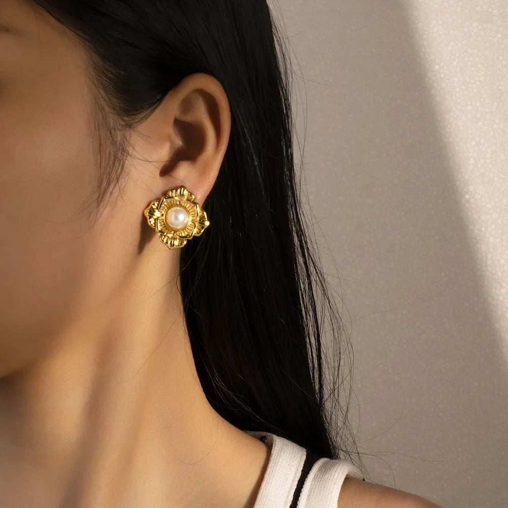 French Vintage Style 18K Gold Plated Jewelry Texture Flower Pearl Stainless Steel Women Stud Earring