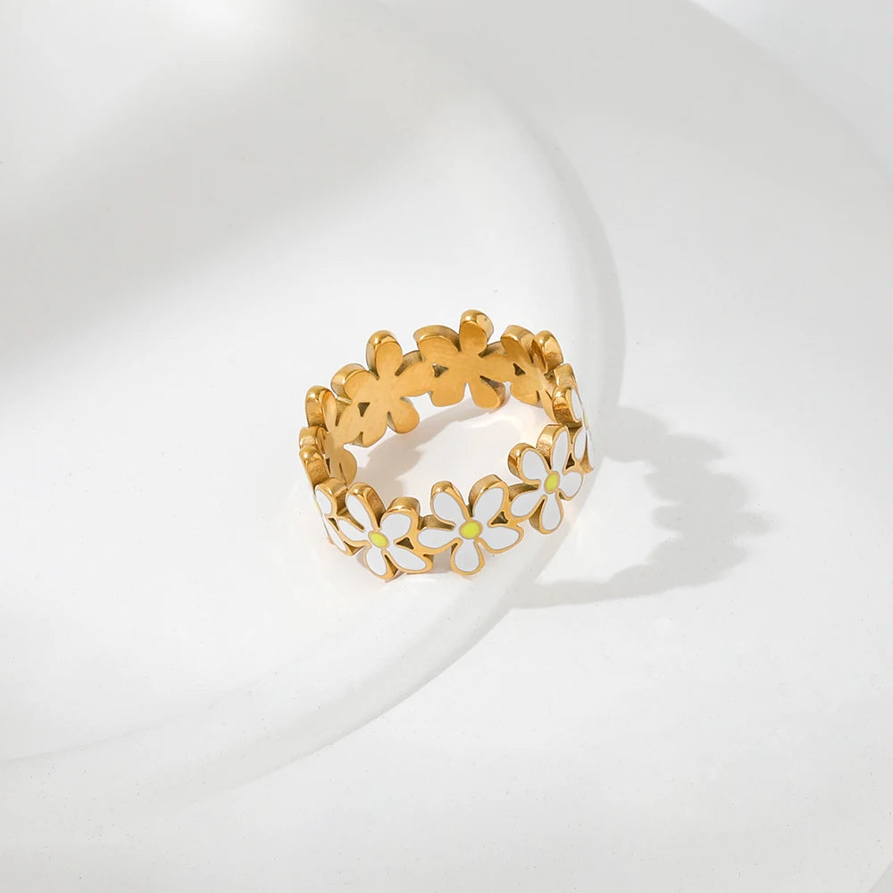 Fenny 18K Gold Plated Wholesale Tarnish Free Cute Sweety Enamel White Daisy Stainless Steel Finger Ring Trend for Women