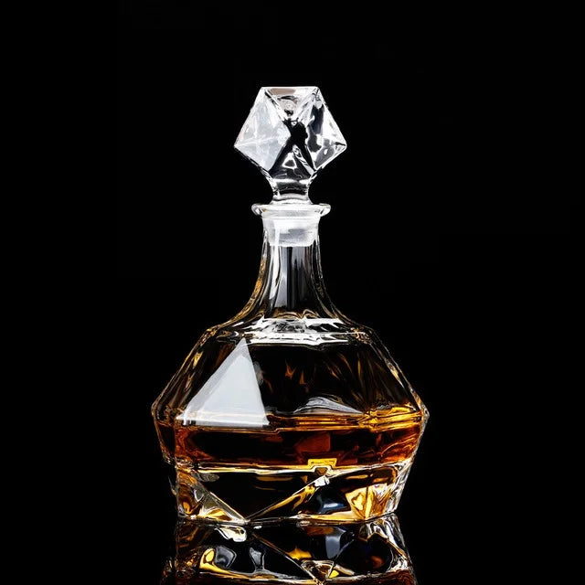 High Quality Durable Lead-free Glass 800ml Liquor Decanter Wine Decanter Whiskey Decanter