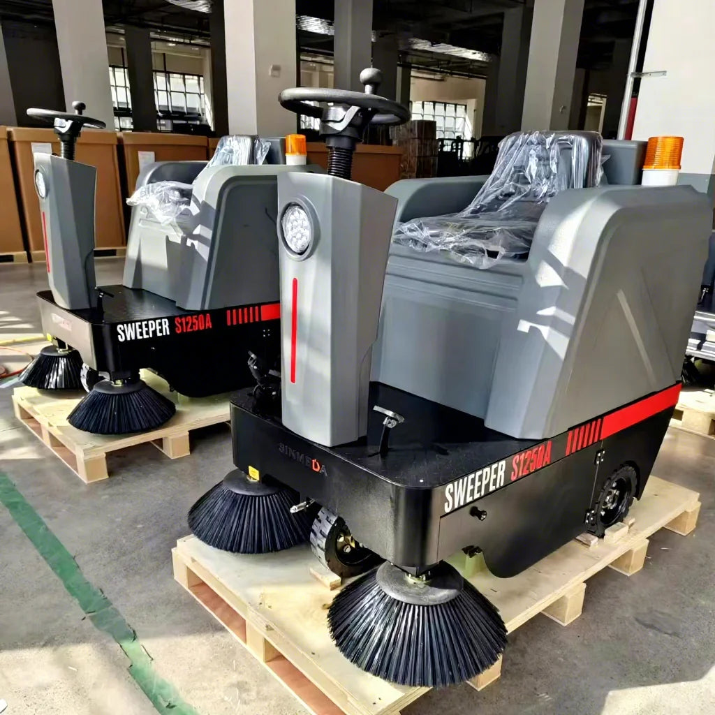 OEM S1250A Dual-Brush Ride-on Electric Street Sweeper Automatic New Road Sweeper Truck With Power Broom Plastic Material