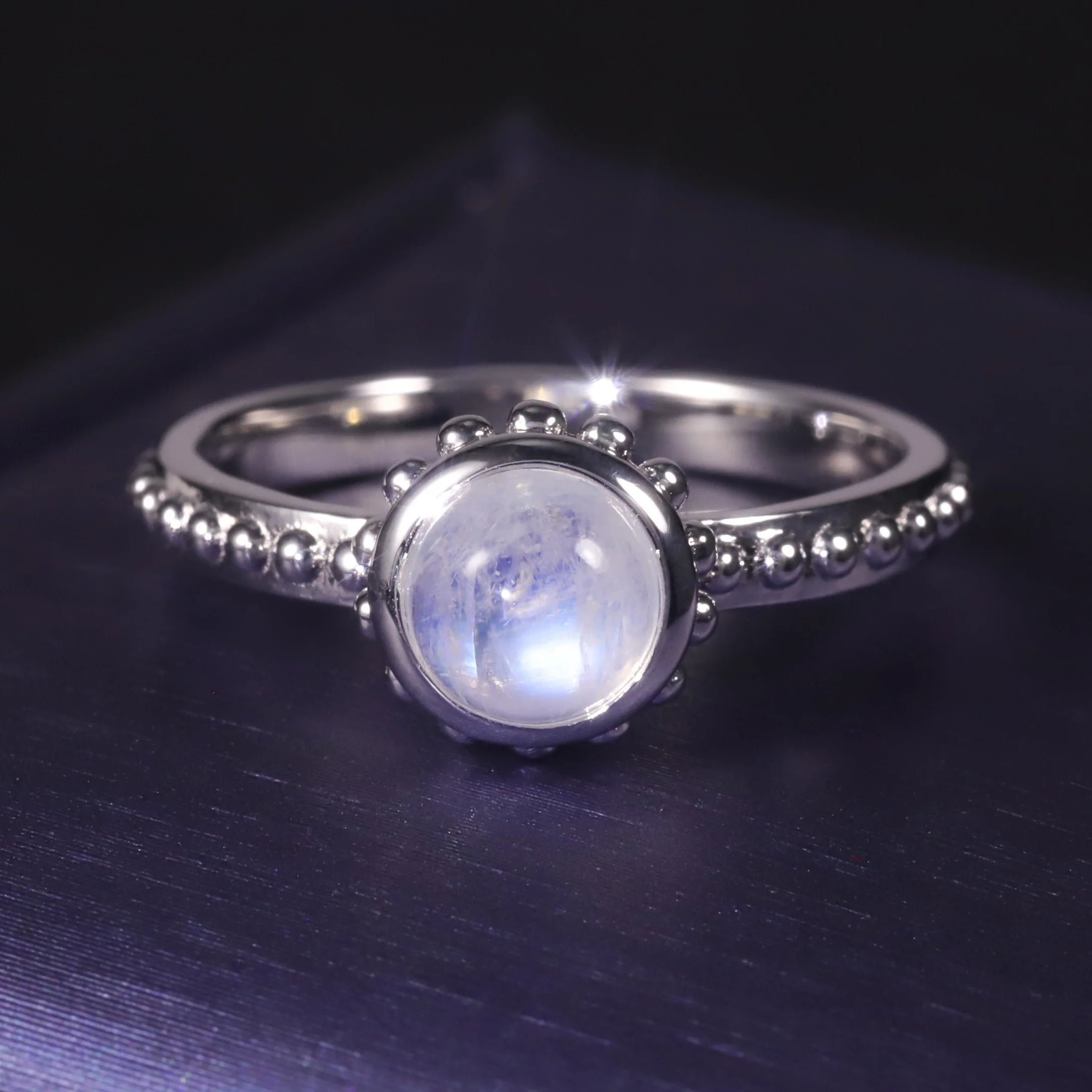 C4502 Abiding Simple 925 Solid Silver Halo Beaded & Beaded Shank Decora Round 6MM Milky Blue Moonstone Solitaire Ring